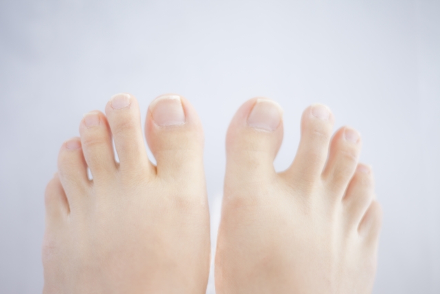 足の小指の骨折は自然治癒？治療の実際や自然治癒力アップ方法